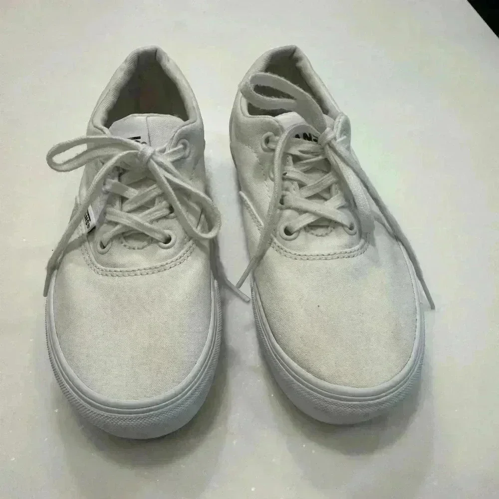 Vans women’s white on white chunky soles size 6 excellent!
